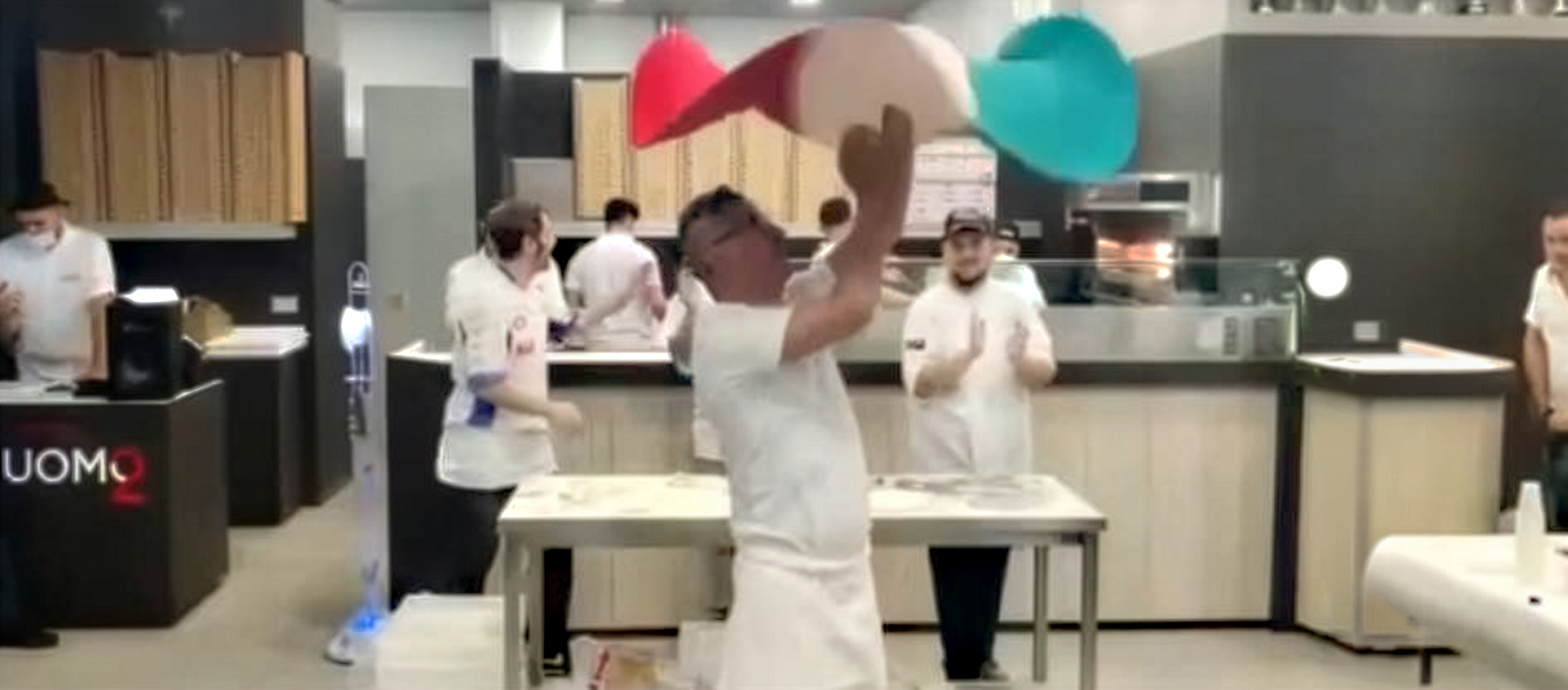 Pizzaiolo acrobatico